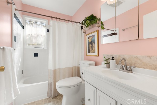 Detail Gallery Image 16 of 41 For 1440 Laburnum Ave, Chico,  CA 95926 - 5 Beds | 2 Baths