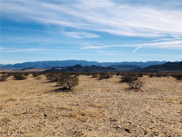 Detail Gallery Image 7 of 12 For 46 Desert Lily St, Joshua Tree,  CA 92252 - – Beds | – Baths