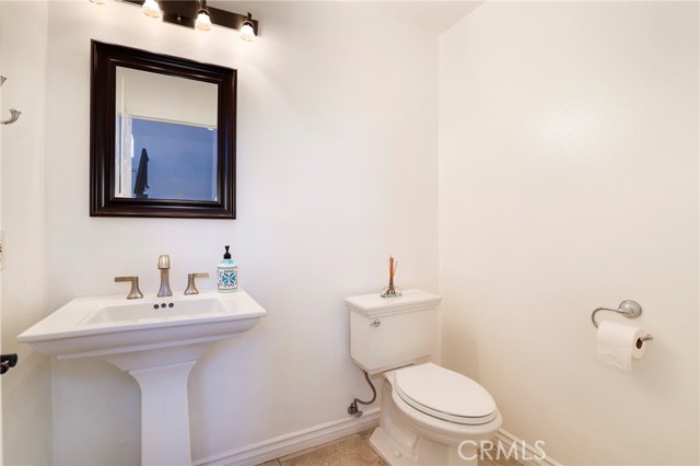 Detail Gallery Image 16 of 35 For 13775 Glenoaks Bld #15,  Sylmar,  CA 91342 - 3 Beds | 2/1 Baths