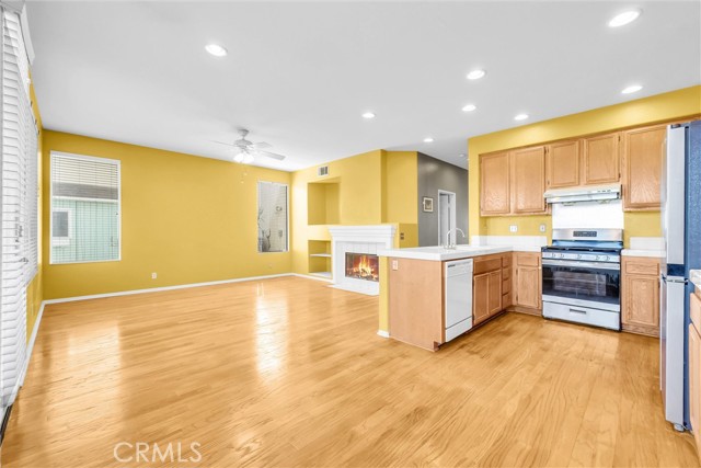 Image 12 of 30 For 323 Lydia  