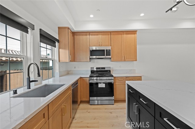 Detail Gallery Image 12 of 27 For 6747 Pickering #C,  Whittier,  CA 90601 - 3 Beds | 2/1 Baths