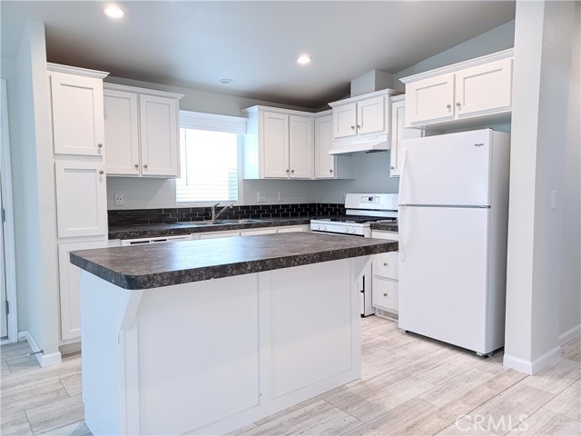 8100 Foothill blvd, 73 photo 7