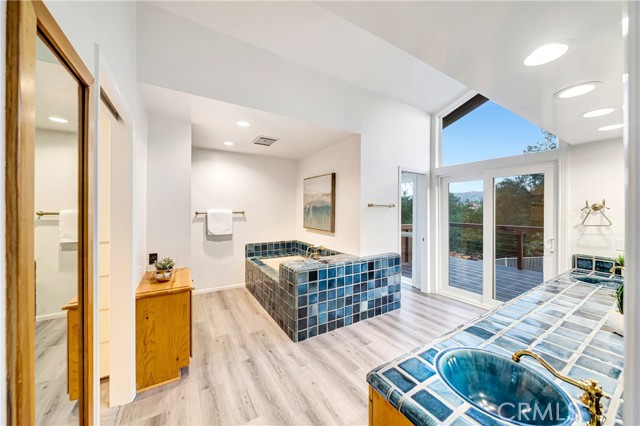 23216 Park Esperanza, Calabasas CA: https://media.crmls.org/medias/6a87a0b0-0f15-4e05-adbf-60ba82f60d9e.jpg