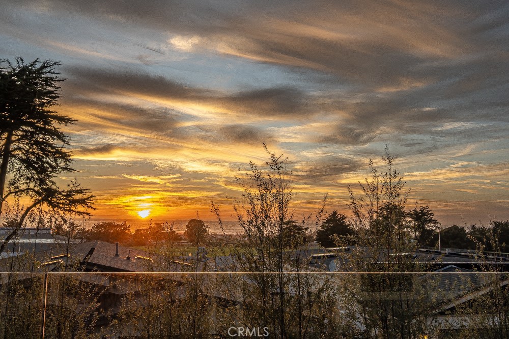 https://media.crmls.org/medias/6a87a4b3-77f0-4c63-b105-bcc4958345e8.jpg?preset=X-Large