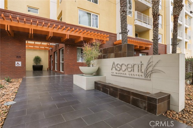 Detail Gallery Image 1 of 39 For 21301 Erwin St #416,  Woodland Hills,  CA 91367 - 2 Beds | 2 Baths