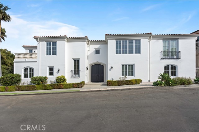 1002 5th Street, Hermosa Beach, California 90254, 5 Bedrooms Bedrooms, ,4 BathroomsBathrooms,Residential,For Sale,5th,SB25018792