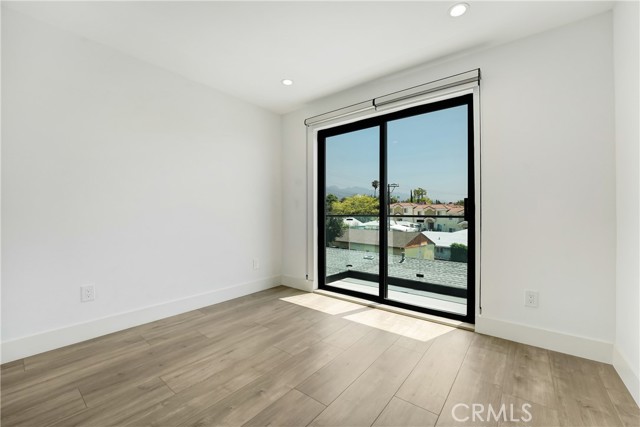 4036 Rosemont Avenue, Montrose CA: https://media.crmls.org/medias/6a88f217-16a6-41ea-9f38-7da73197fd61.jpg