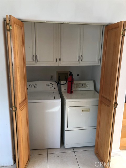 12917 Sandy Lane, Downey CA: https://media.crmls.org/medias/6a89071c-aeb5-417a-8159-5a75056dd445.jpg