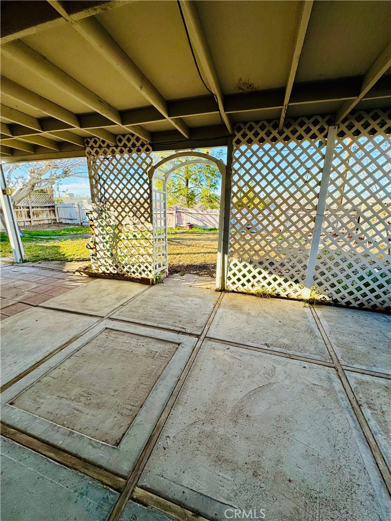 https://media.crmls.org/medias/6a89dd2a-7290-4bca-a0c5-76d423d404df.jpg?preset=X-Large