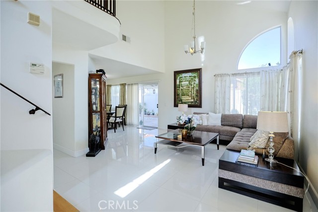 Detail Gallery Image 3 of 33 For 13079 Winterpark, Riverside,  CA 92503 - 3 Beds | 2/1 Baths