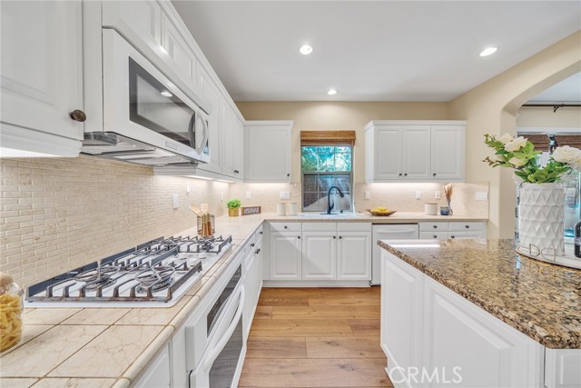 63 Splendor, Irvine CA: https://media.crmls.org/medias/6a8b3842-72b6-4018-980b-1f8e7600e7d0.jpg