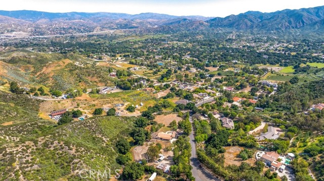 Detail Gallery Image 5 of 47 For 26615 Mountain Park Rd, Canyon Country,  CA 91387 - 3 Beds | 3 Baths