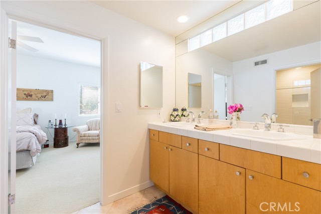 Detail Gallery Image 35 of 48 For 4921 Rupert Ave, Encino,  CA 91316 - 4 Beds | 3 Baths