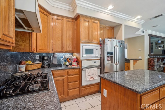 3723 Pinto Place, Ontario CA: https://media.crmls.org/medias/6a8c9b93-e047-4ff7-a80c-81c8259bbbfb.jpg