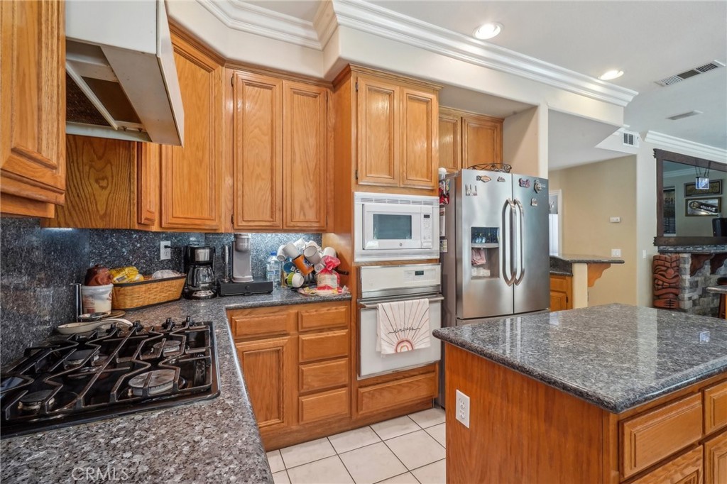 MLS #CV25106163 img 2