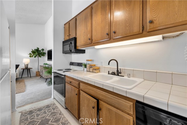 Detail Gallery Image 10 of 38 For 902 Camino Real #207,  Redondo Beach,  CA 90277 - 2 Beds | 2 Baths