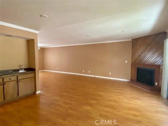 Detail Gallery Image 9 of 17 For 8801 Cedros Ave #11,  Panorama City,  CA 91402 - 2 Beds | 2/1 Baths