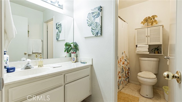 Detail Gallery Image 14 of 20 For 12450 Silverwood Ln, Victorville,  CA 92395 - 4 Beds | 2/1 Baths