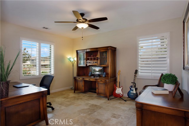 Detail Gallery Image 7 of 33 For 5572 Thoroughbred St, Oceanside,  CA 92057 - 4 Beds | 3/1 Baths