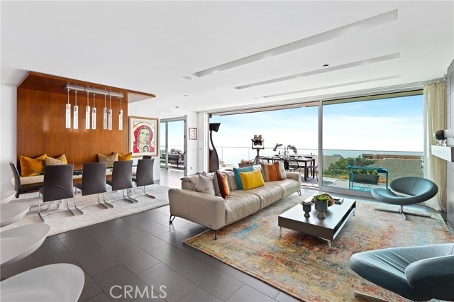 Detail Gallery Image 3 of 73 For 1088 Del Mar Ave, Laguna Beach,  CA 92651 - 4 Beds | 4/1 Baths
