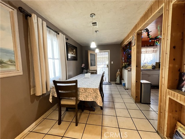 Detail Gallery Image 6 of 37 For 828 N Angeleno, Azusa,  CA 91702 - 4 Beds | 3 Baths