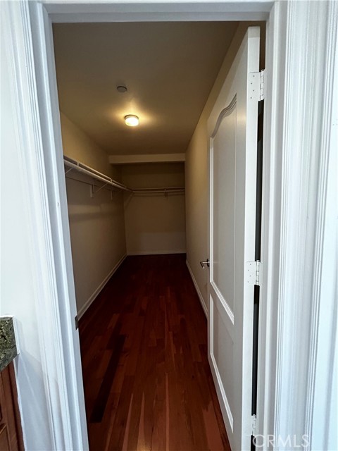 Detail Gallery Image 14 of 38 For 5241 Colodny Dr #201,  Agoura Hills,  CA 91301 - 3 Beds | 2/1 Baths