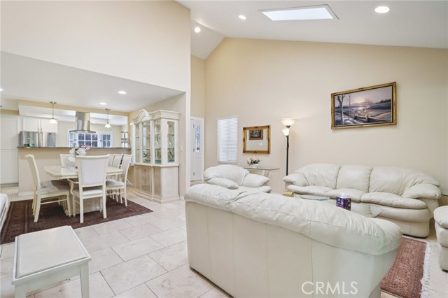 Detail Gallery Image 9 of 35 For 21811 Merridy St, Chatsworth,  CA 91311 - 2 Beds | 2 Baths