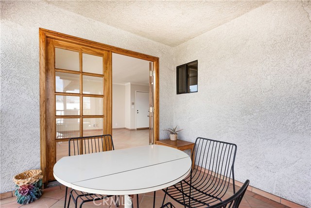 1616 Granville Avenue # 303, Los Angeles, California 90025, 2 Bedrooms Bedrooms, ,2 BathroomsBathrooms,Residential Lease,For Rent,1616 Granville Avenue # 303,CRDW24235196