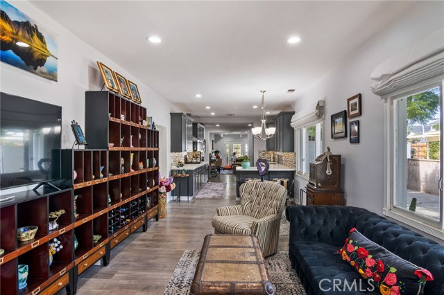 Detail Gallery Image 11 of 52 For 1007 Rose Ave, Pasadena,  CA 91107 - 4 Beds | 3 Baths