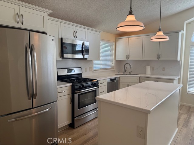 Detail Gallery Image 3 of 37 For 140 W Pioneer Ave #134,  Redlands,  CA 92374 - 2 Beds | 2 Baths