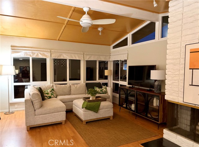 Detail Gallery Image 4 of 17 For 636 N Palm Ave, Upland,  CA 91786 - 3 Beds | 2 Baths