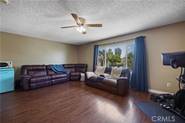 2738 S Del Norte Avenue, Ontario CA: https://media.crmls.org/medias/6a9270a4-7b76-4910-8cf5-5a2ce6f9c65f.jpg