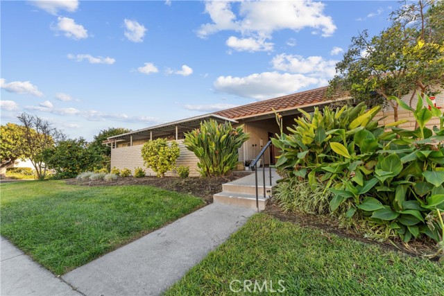 Detail Gallery Image 1 of 37 For 2171 via Mariposa #N,  Laguna Woods,  CA 92637 - 2 Beds | 2 Baths