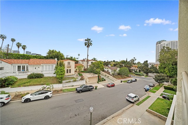 Detail Gallery Image 49 of 53 For 10475 Ashton Avenue Ave #301,  Los Angeles,  CA 90024 - 2 Beds | 3 Baths