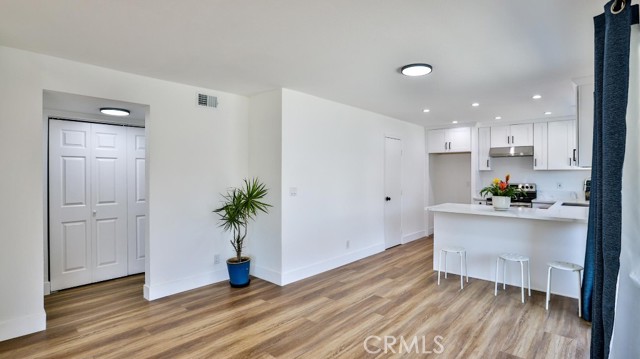 Detail Gallery Image 9 of 36 For 951 S Citron St #5,  Anaheim,  CA 92805 - 2 Beds | 2 Baths