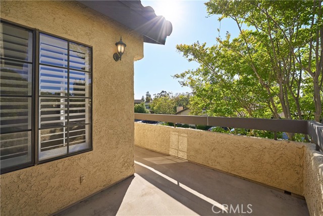 1202 Monte Sereno Drive, Thousand Oaks CA: https://media.crmls.org/medias/6a934f79-3102-4e1a-ad71-206c957eda57.jpg