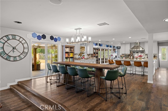 Detail Gallery Image 9 of 42 For 5981 Lakeview Ave, Yorba Linda,  CA 92886 - 4 Beds | 2/1 Baths