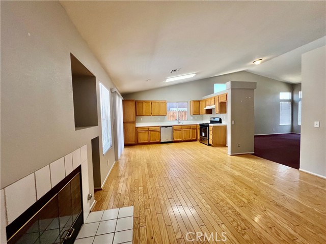 13633 Bentwood Street, Hesperia CA: https://media.crmls.org/medias/6a939605-4d0e-4498-baf1-8f1bd5630c72.jpg