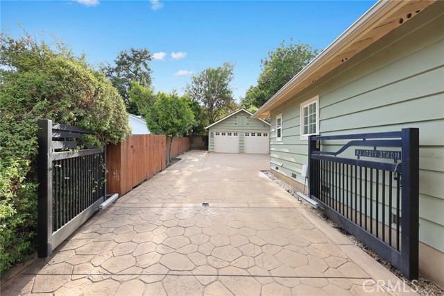 Detail Gallery Image 5 of 18 For 145 Monte Vista Ln, Sierra Madre,  CA 91024 - 5 Beds | 3/1 Baths