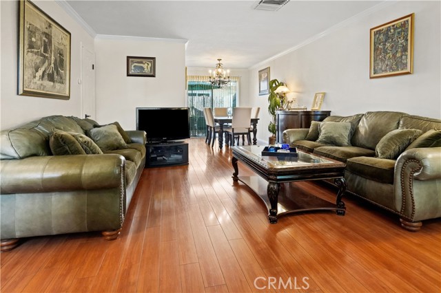 Front Image Thumbnail for CRSR26076056