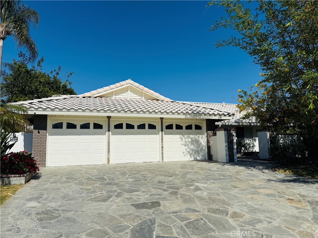 2316 Camino Monte