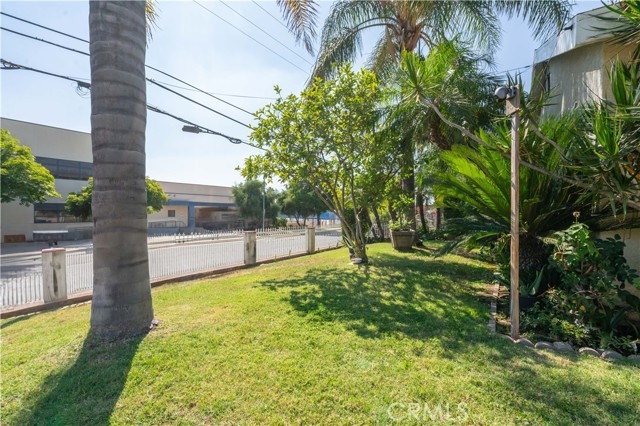 11044 Borden Avenue, Pacoima CA: https://media.crmls.org/medias/6a95f11d-a779-4b13-a621-d867f948b0b4.jpg
