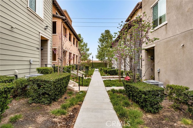 Detail Gallery Image 4 of 45 For 1052 Newberry Ln, Claremont,  CA 91711 - 3 Beds | 2/1 Baths