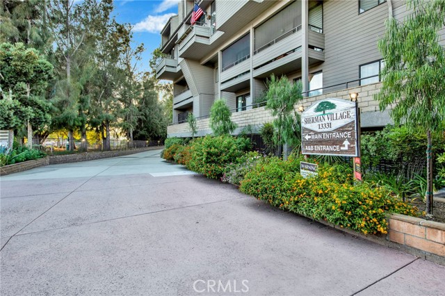 Detail Gallery Image 1 of 37 For 13331 Moorpark St #319,  Sherman Oaks,  CA 91423 - 2 Beds | 2 Baths