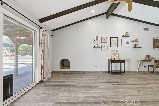 Detail Gallery Image 17 of 51 For 29223 Flowerpark Dr, Canyon Country,  CA 91387 - 3 Beds | 2 Baths