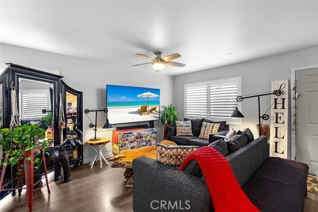 Detail Gallery Image 13 of 27 For 26146 Gravett Pl, Saugus,  CA 91350 - 4 Beds | 3 Baths