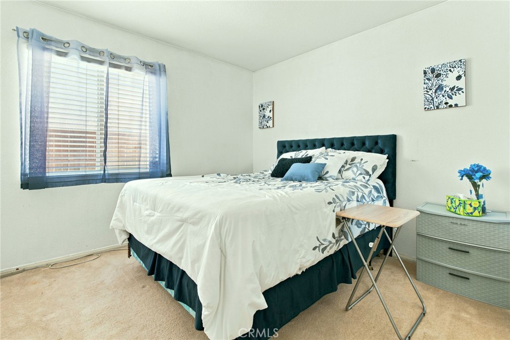 https://media.crmls.org/medias/6a974842-e408-4642-8245-36310377aabb.jpg?preset=X-Large