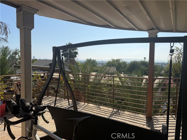 1994 Stanley Avenue, Signal Hill CA: https://media.crmls.org/medias/6a97eefb-ddd8-4a9d-b21a-8311d4eaecde.jpg