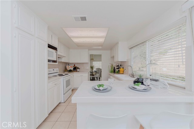 2501 Tiffany Place, Fullerton CA: https://media.crmls.org/medias/6a987b70-61b8-49ca-9658-54646fe19f10.jpg