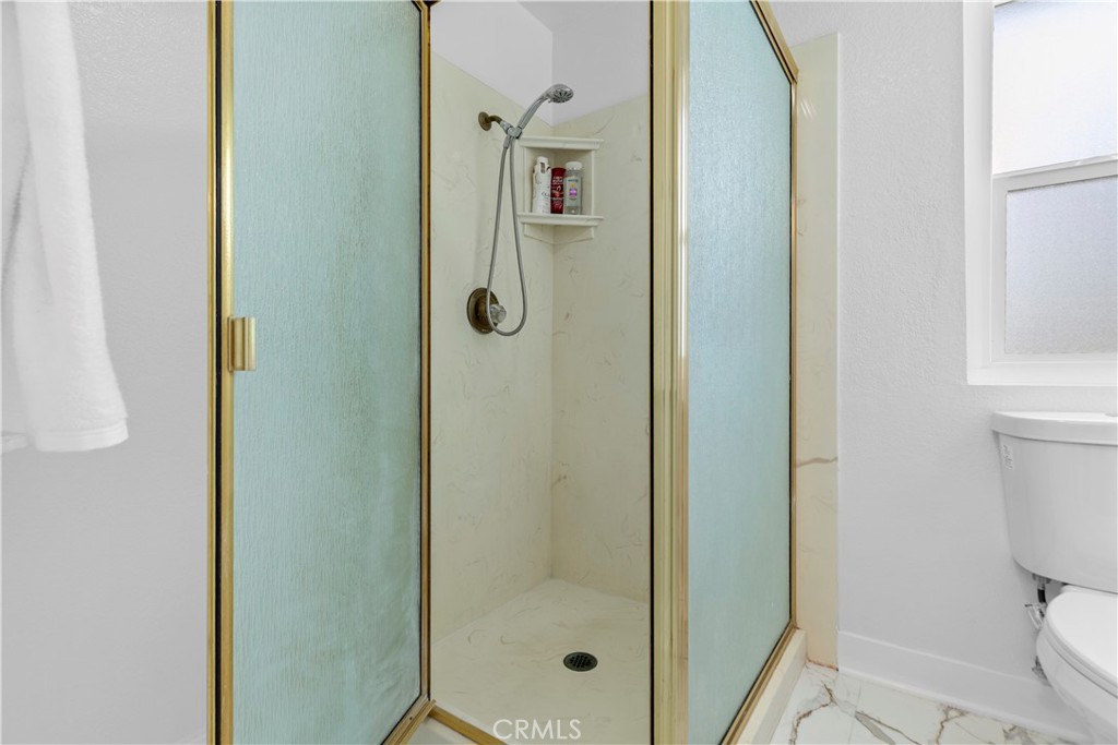 https://media.crmls.org/medias/6a98a8a4-1c46-4bde-8359-821eb964e18d.jpg?preset=X-Large